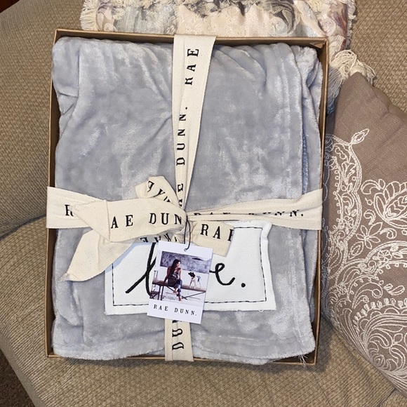 Rae Dunn Bedding Nwt Rae Dunn Love Oversized Throw Blanket Poshmark